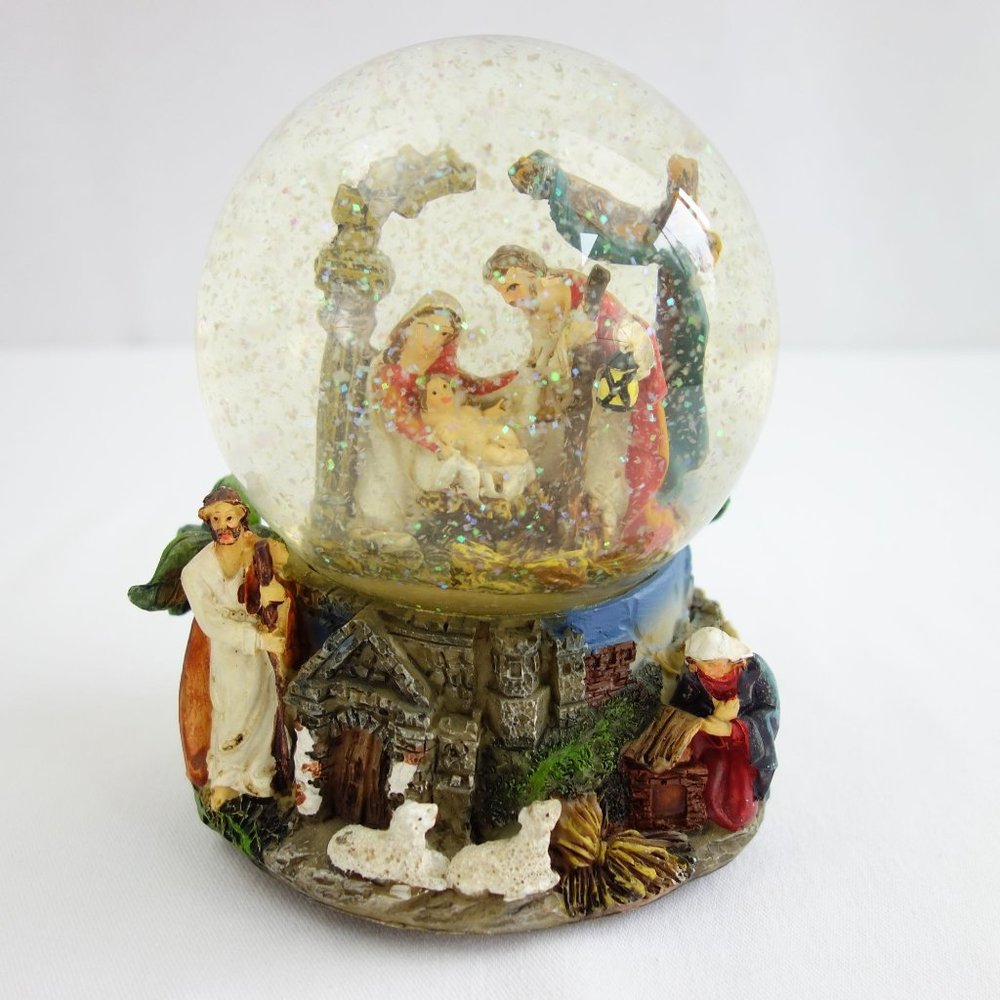 3D Religious Nativity Scene Iridescent Glitter‎ Musical Snow Globe Silent Night